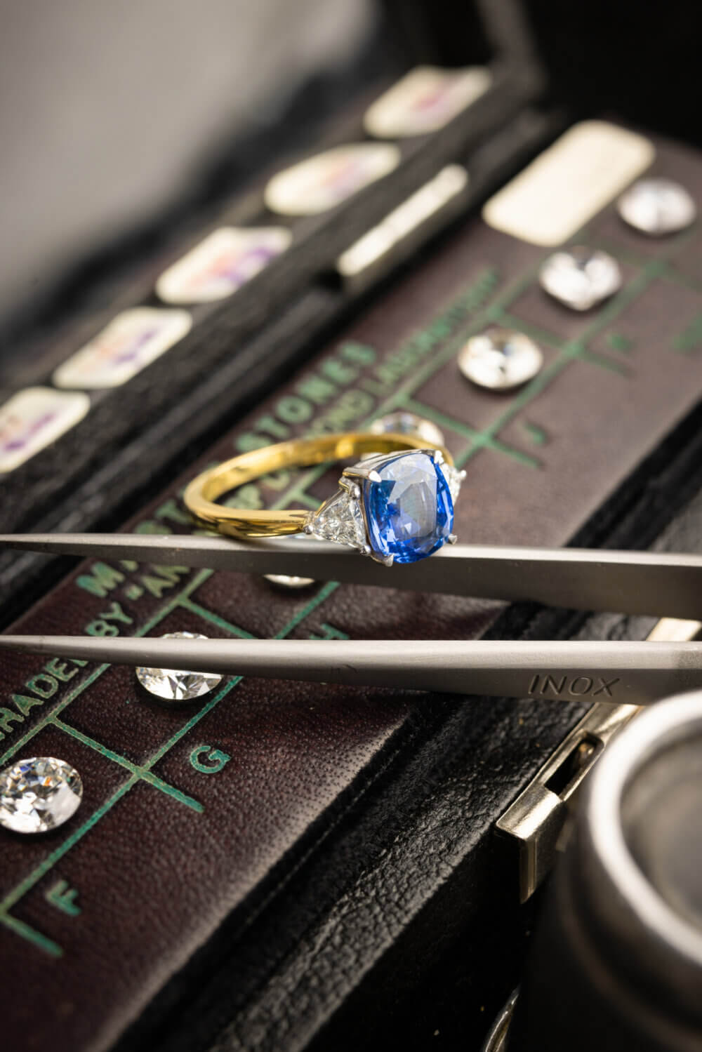 Vaessen Collection 18K Bicolorgd 2.17ct Bl. Saffier Ring+0.42ctTW/VS R17 - Afbeelding 2